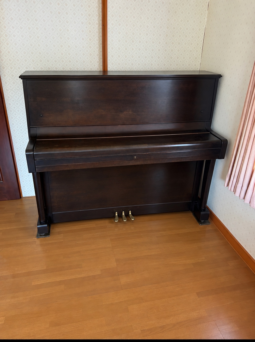 解体前のアップライトピアノ
